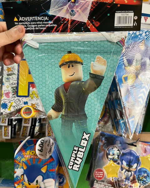 Banderin triangular personajes roblox